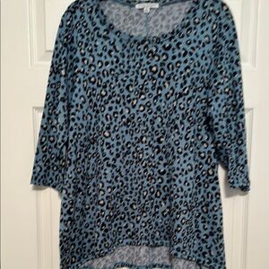 Green Envelope Blue and Gray Animal Print 3/4 Sleeve Boxy Top